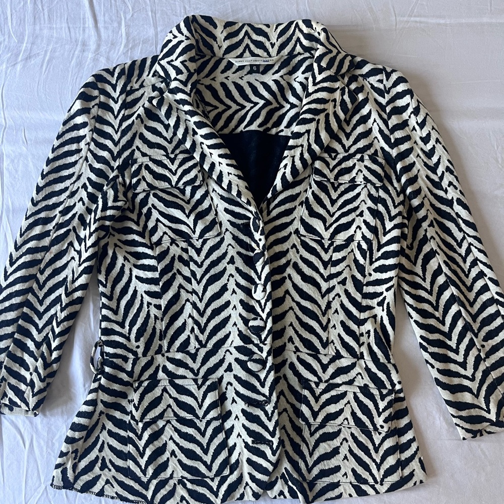 Diane Von Furstenberg Black and White Zebra-Print 100% Cotton Blazer Size 6